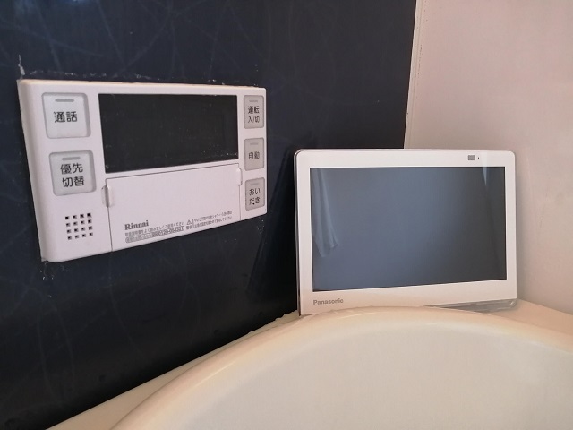 Panasonic プライベート・ビエラ 防水モデル UN-10E10 10V型